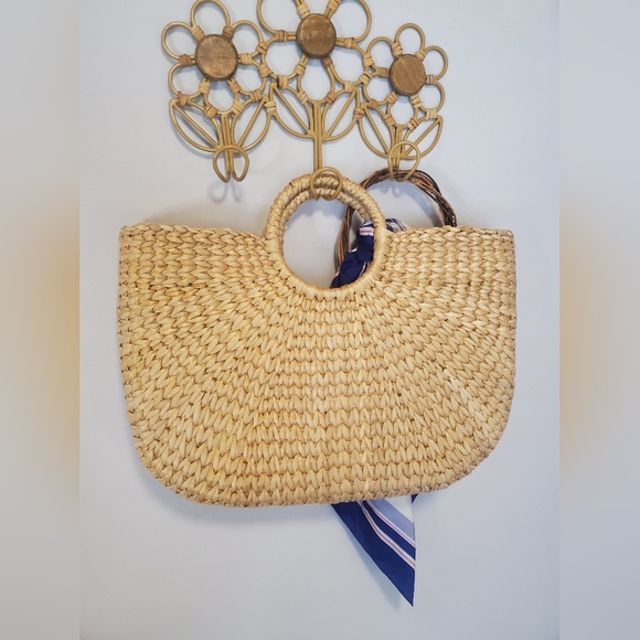 Handmade Natural Fiber Bag With Butterfly Scarf - Picture 6 of 10